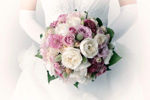 結婚式など大事なイベントがあるときは、何ヶ月前に施術した方が良いですか？<br />
