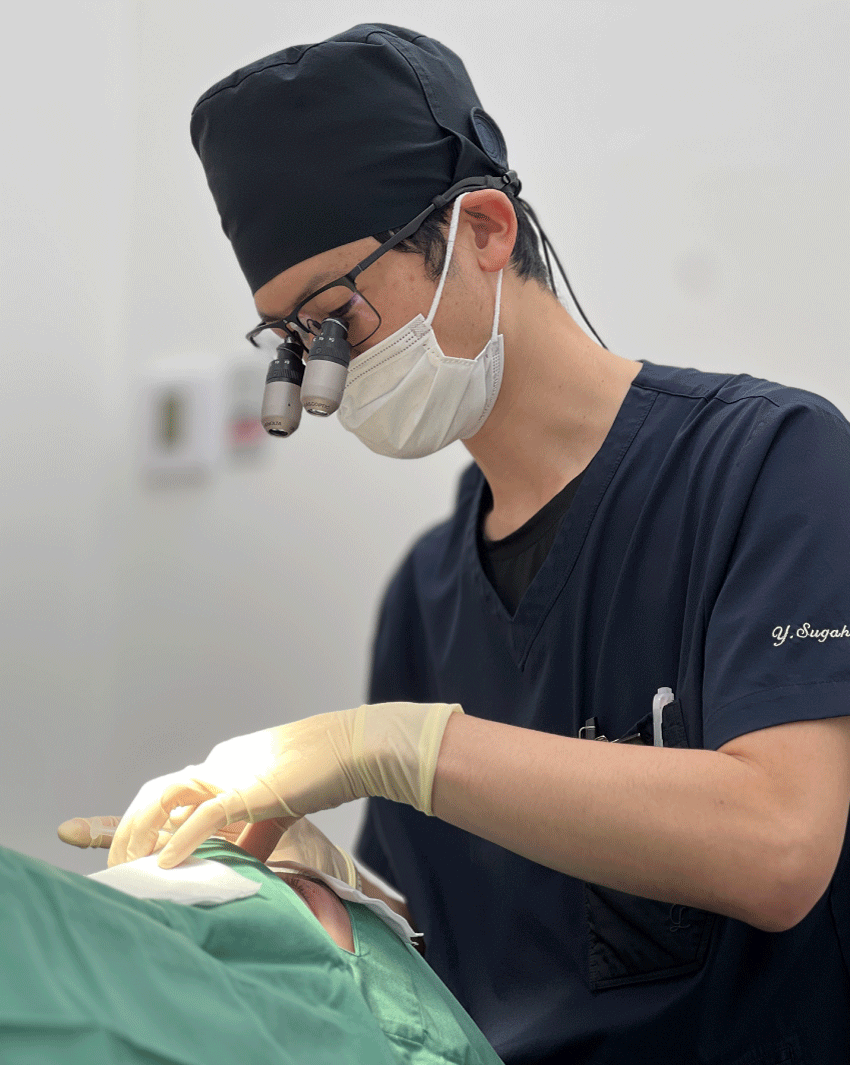 豊富な経験から、目元の状態を瞬時に見極める