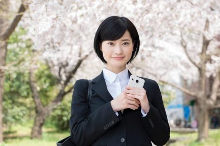 一重まぶたを改善するのであれば目頭切開は効果的と言えます
